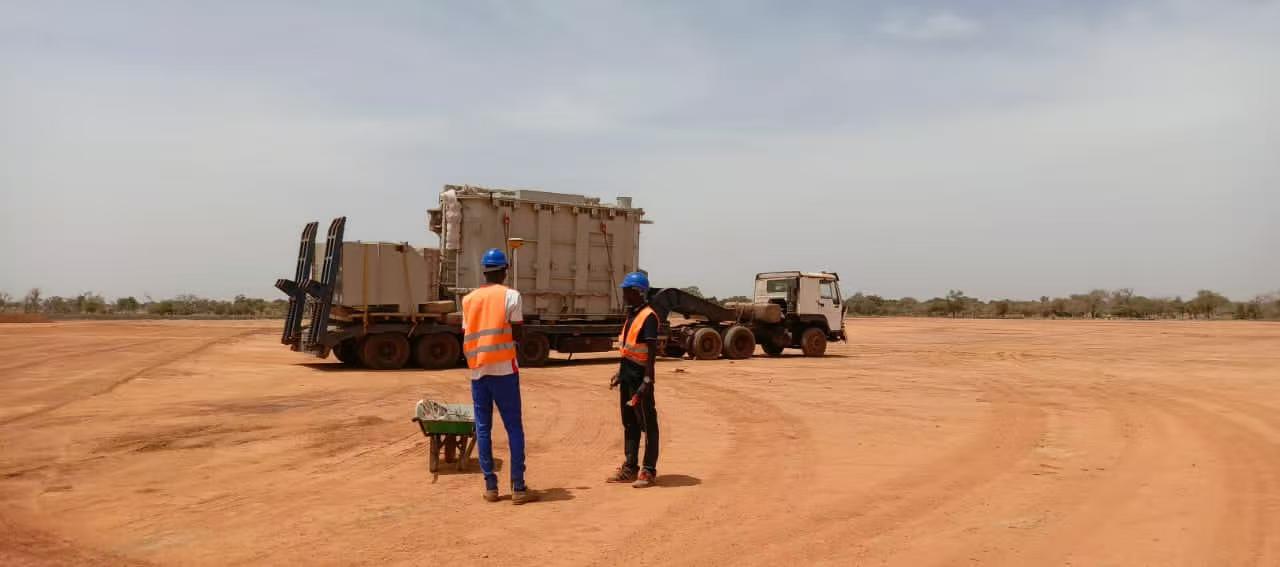 Fullsyklus transport av Burkina Faso Power Grid Project fra Tema av SPEED INT'L